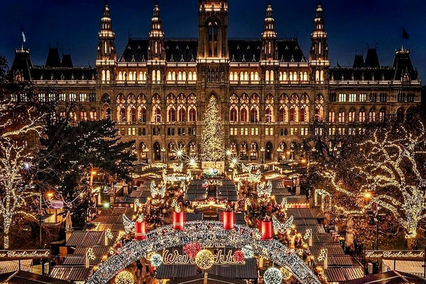 Where to spend christmas in europe: 12 magical destinations for 2025 12 Image