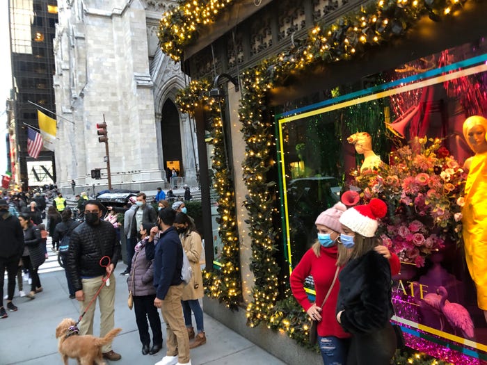 Christmas in new york 2025: lights, events & best photo spots 17 Image