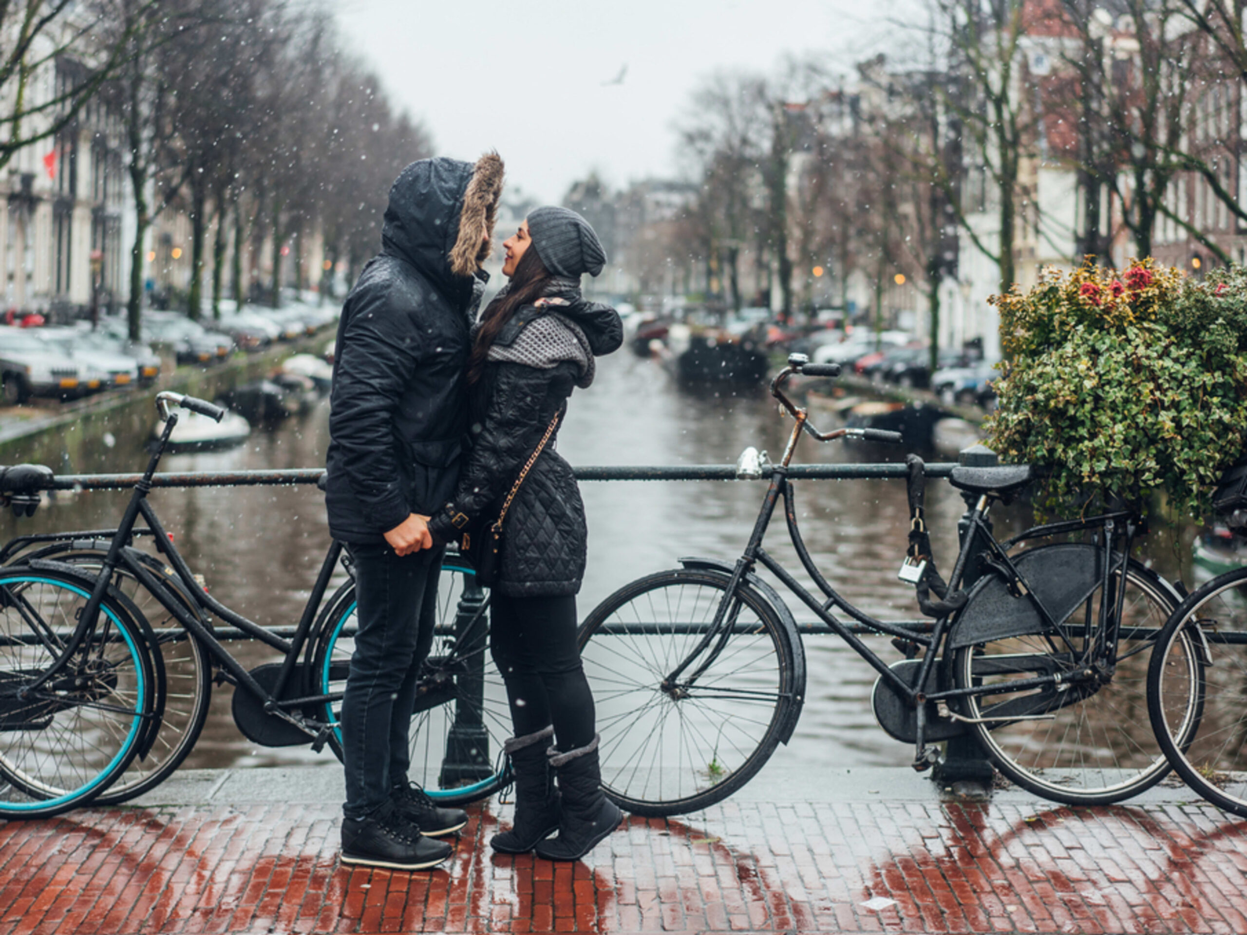 Amsterdam christmas market guide 2025: dates, weather & local tips 35 Image