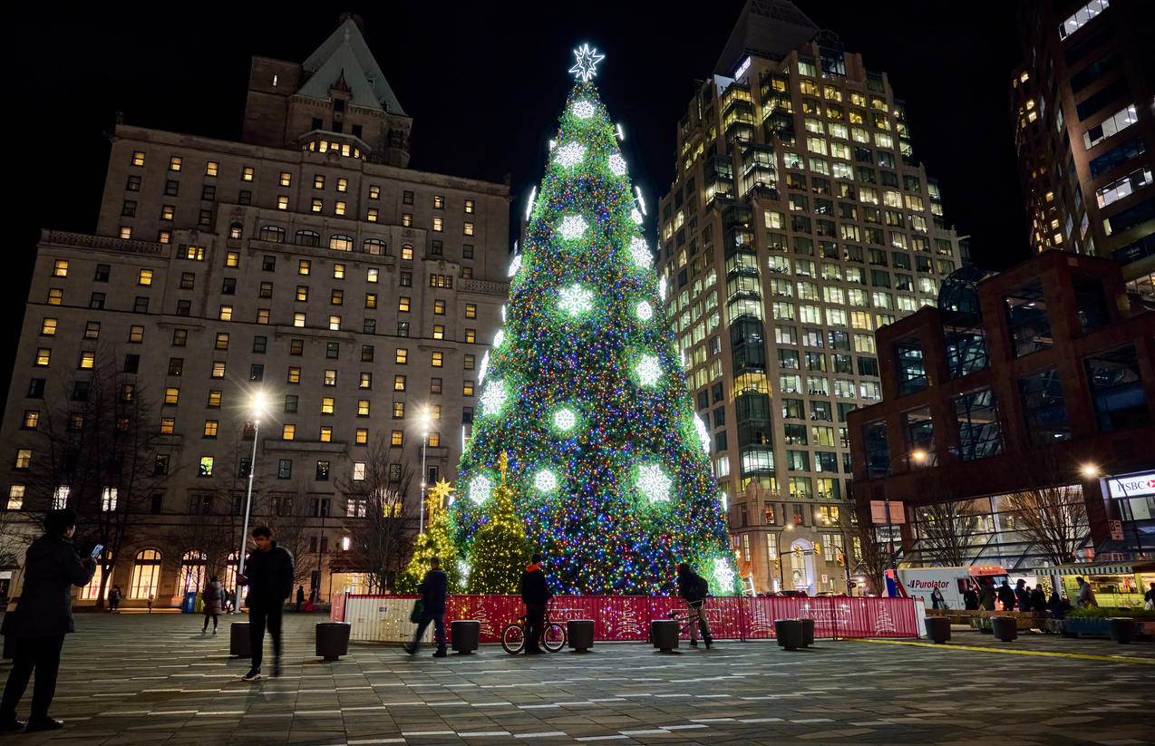 Magical vancouver christmas trees & display locations you need to see 14 Image