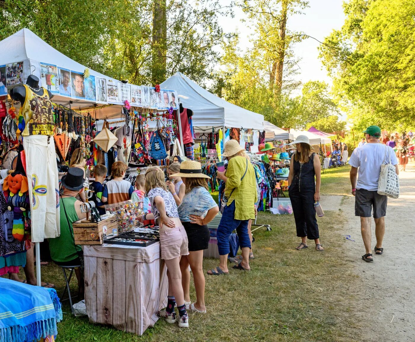 Vancouver christmas shopping guide — best markets, gifts & festive finds 74 Image