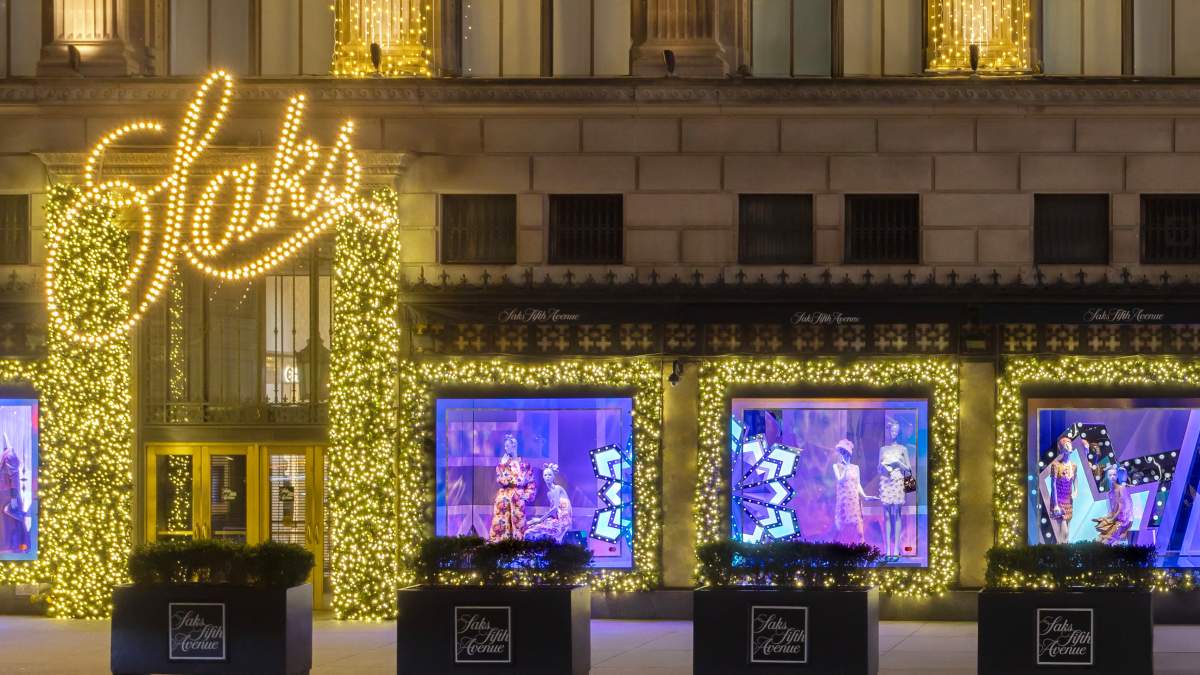 Christmas in new york 2025: lights, events & best photo spots 14 Image