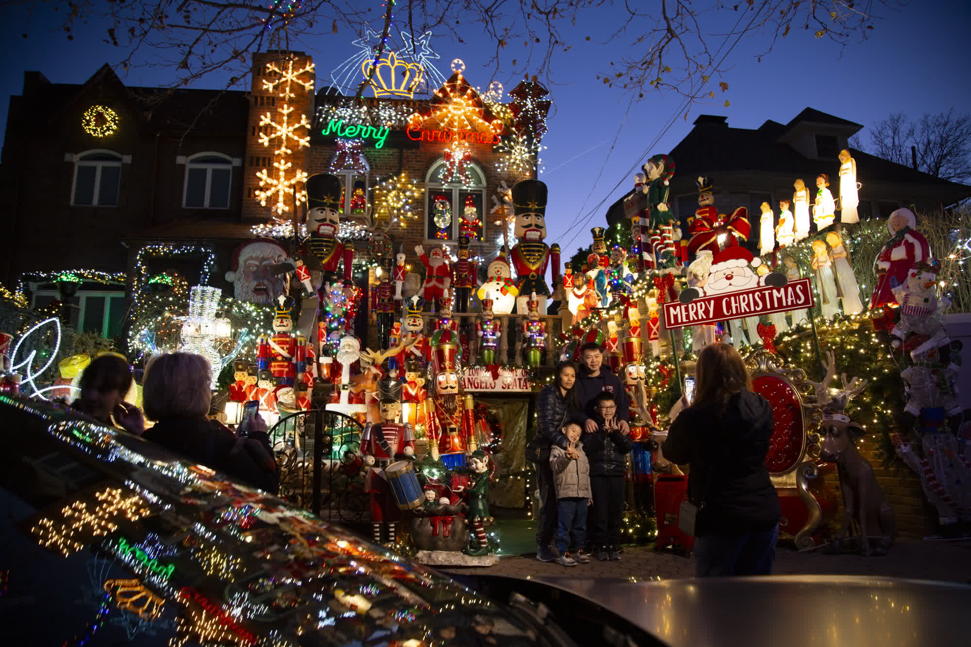 Christmas in new york 2025: lights, events & best photo spots 33 Image