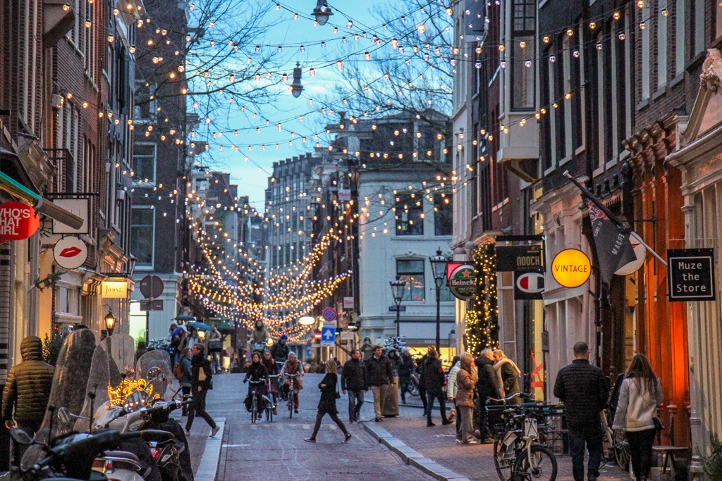 Amsterdam christmas market guide 2025: dates, weather & local tips 38 Image